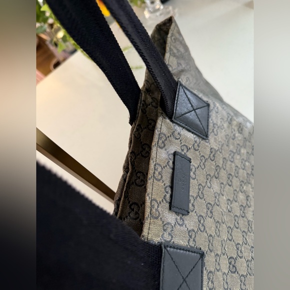 GUCCI Pewter Imprime Monogram Medium Zippered Cloth Shopping Tote - Picture 3 of 14